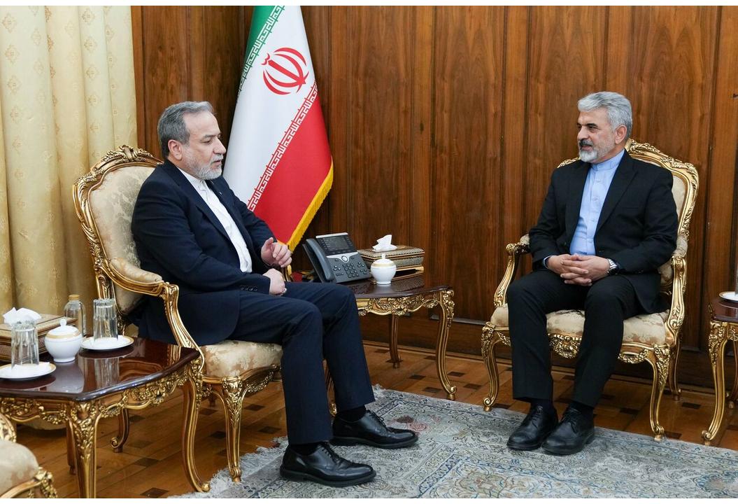Araghchi meets new Iranian ambassador to Uganda