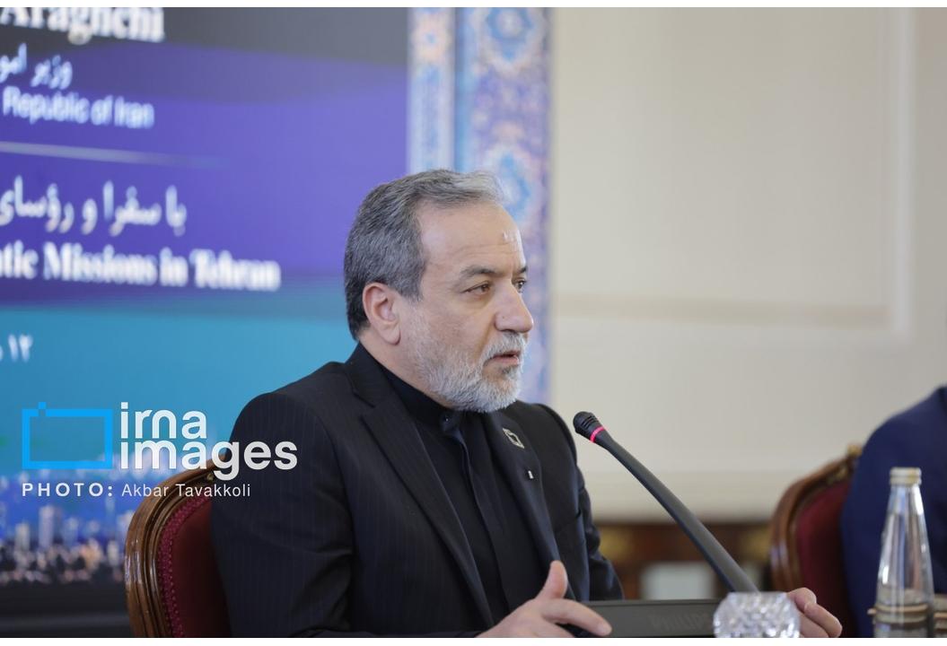 عراقچی: هزینه دفاع از اسرائیل بر دوش مالیات‌دهندگان آمریکایی است