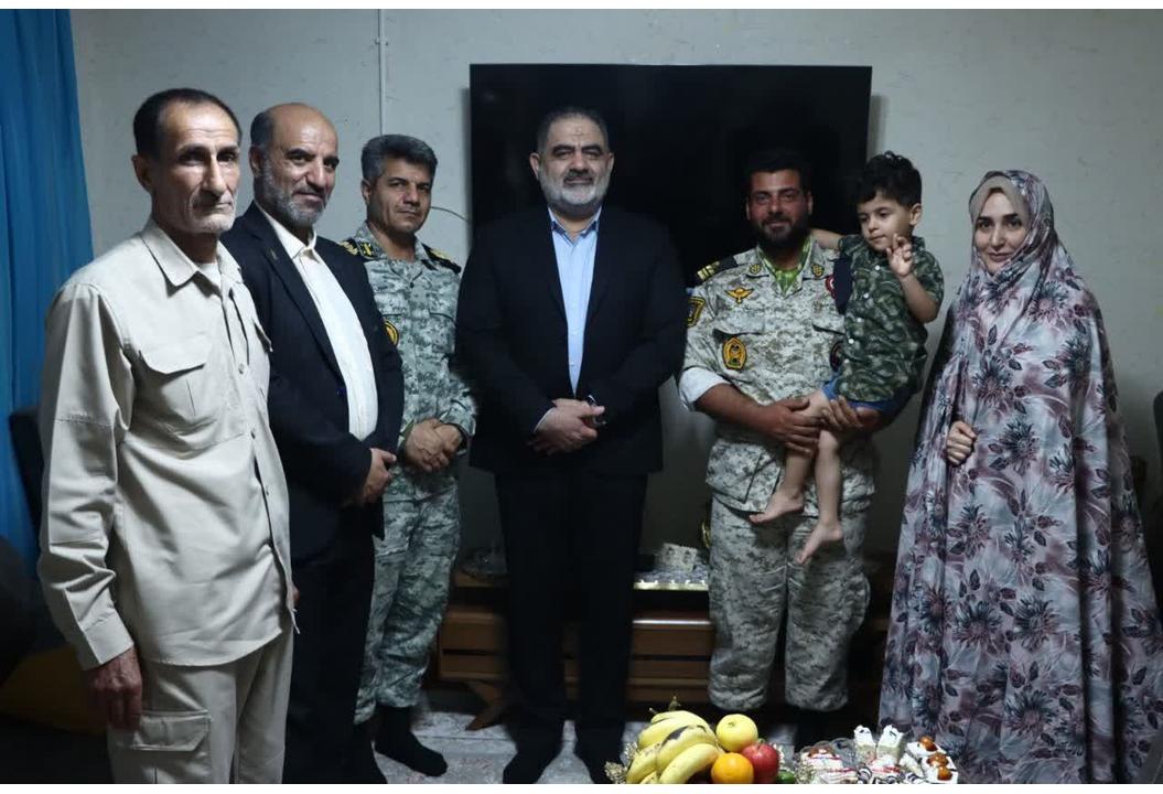 رشادت دریادلان نیروهای مسلح در حراست از تنگه هرمز و دریای عمان، نماد اقتدار کشورمان است