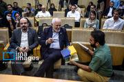 محمدجواد ظریف وزیر امور خارجه اسبق و عضو هیئت علمی دانشگاه تهران، روز شنبه ۱۸ مهرماه ۱۴۰۵ در نشست رونمایی و بررسی سه کتاب از وی، با عناوین «جهان پیش رو»، «دیپلماسی ایرانی در جهان پساقطبی» و «چالش شناخت و ادراک در سیاست خارجی جمهوری اسلامی ایران» در محل دانشکده مطالعات جهان دانشگاه تهران حضور دارد.