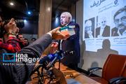 محمدجواد ظریف وزیر امور خارجه اسبق و عضو هیئت علمی دانشگاه تهران، روز شنبه ۱۸ مهرماه ۱۴۰۵ در نشست رونمایی و بررسی سه کتاب از وی، با عناوین «جهان پیش رو»، «دیپلماسی ایرانی در جهان پساقطبی» و «چالش شناخت و ادراک در سیاست خارجی جمهوری اسلامی ایران» در محل دانشکده مطالعات جهان دانشگاه تهران حضور دارد.