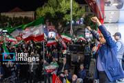 تجمع شبانه مردم تبریز با حضور کاروان دوچرخه‌سواران ترکیه‌ای