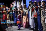 کودکان، صبح یکشنبه ۱۹ مهرماه ۱۴۰۵ در جشن لبخند وطن به مناسبت هفته ملی کودک در مرکز آفرینش‌های فرهنگی‌ هنری کانون پرورش فکری کودکان و نوجوانان حضور دارند.