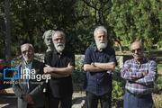 از سمت راست نفر سوم: مجید ناگهی عکاس، صبح سه‌شنبه پنجم آبان‌ماه ۱۴۰۵ در مراسم وداع با  محسن راستانی عکاس پیشکسوت و شناخته‌شده حوزه مستند و خبری ایران مقابل خانه هنرمندان حضور دارد.